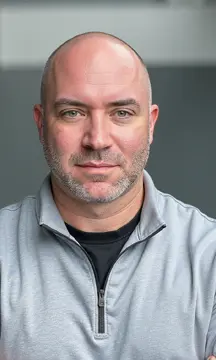 Thomas Chona Headshot