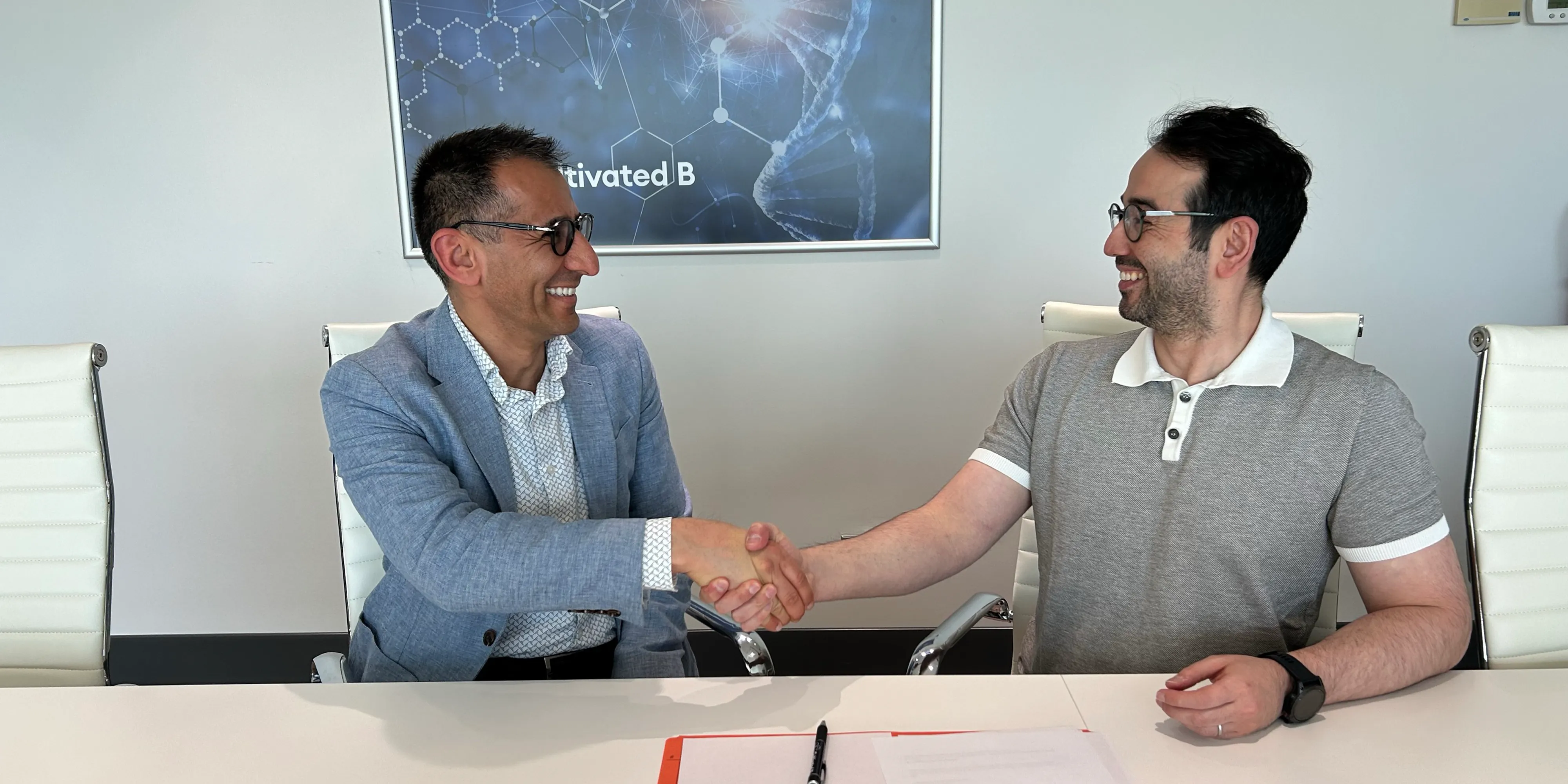 Medhi, Lambton College’s Research & Innovation team, shakes hands with Dr. Hamid Noori, CEO of n!Biomachines and The Cultivated B