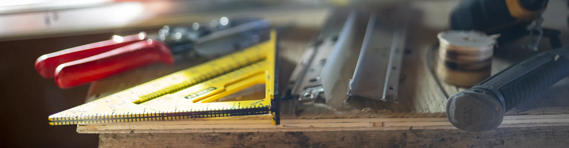 A close up photo of carpenter tools.