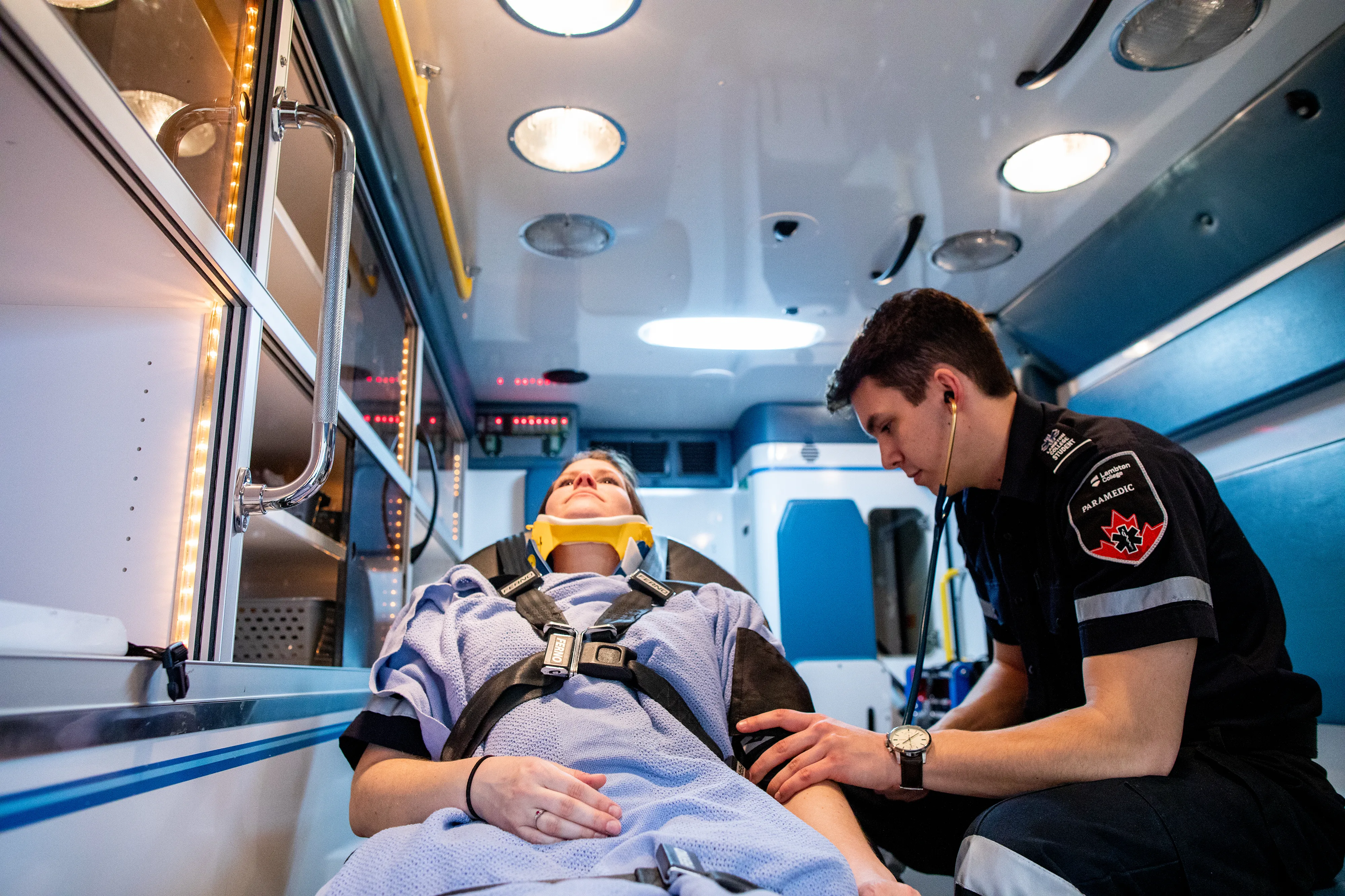 student-PARA-ambulance Paramedic students in ambulance lab