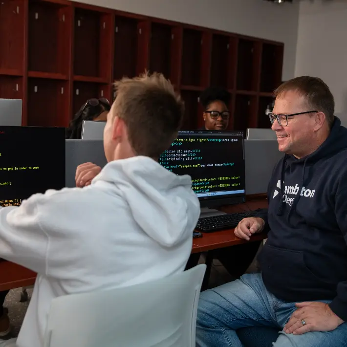 students-working-together-cpro-lab Students working together in CPRO lab